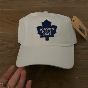 white maple leafs adjustable men’s cap